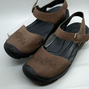 Vintage Keen 001 shallow carved antique brown sandals, sz US 7.5